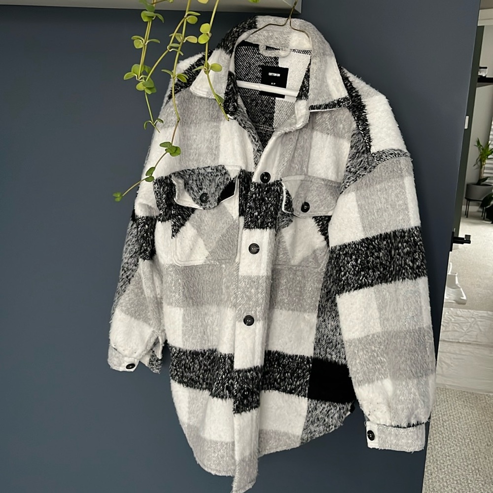 Boxy Fluffy Shacket - Picture 3 of 5